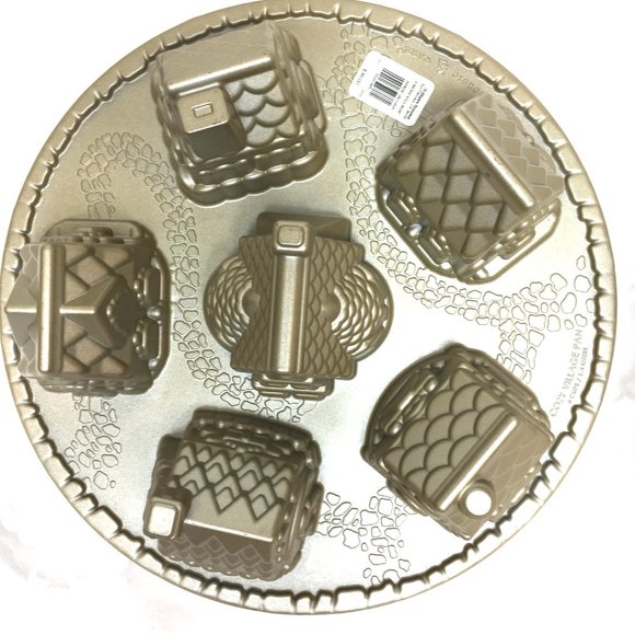 Snowy Village Williams Sonoma Nordic Wear Cakelet Pan NOS NWT - Picture 5 of 10